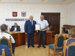 Специалистов ветеринарной службы Морозовского района поздравили с профессиональном праздником 