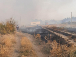 Жители хутора Грузинов помогли пожарным справится с огнем в непростой для них день