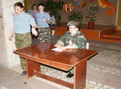 Коллектив Вознесенского Дома культуры и участники художественной самодеятельности поздравили мужчин односельчан с Днем Защитника Отечества