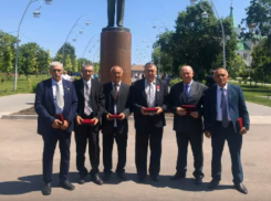 Шесть тружеников из Морозовского района удостоены высокой государственной награды за вклад в развитие сельского хозяйства