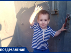 Максима Лаишцева с Днем рождения поздравили крестные, родители, Дима и прабабушка Катя