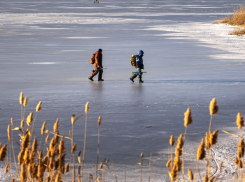 Запретить выход на лед без взрослых: морозовчанам напомнили, как защитить детей в зимний период