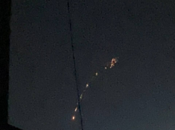 Громкий звук и вспышки в небе напугали морозовчан 