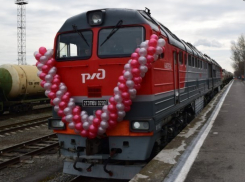 Первый грузовой поезд совершил поездку от Волгодонска до Морозовска по восстановленной железнодорожной линии