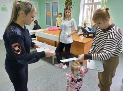 В Морозовске напомнили, почему детское автокресло - не формальность, а реальная защита