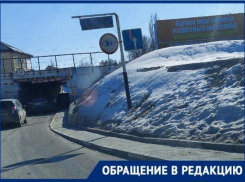 Издевательством над людьми назвали автомобилисты неработающий светофор возле тоннеля 