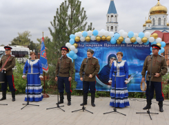 Фестиваль возле храма в Морозовске посвятили празднику Покрова Пресвятой Богородицы