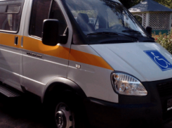 В Морозовском районе мобильная бригада доставляет граждан 65+ в медицинские учреждения 