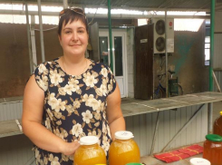 Цена на мёд в Морозовске составила от 200 до 500 рублей за литр