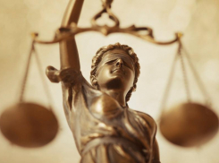 Морозовский районный суд приговорил женщину, ударившую сожителя ножом к двум годам условно