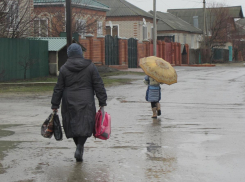 Берите зонтик: в понедельник в Морозовске ожидается ливень