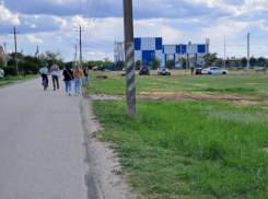 «Почему за столько лет не появился тротуар на Яблочкина?»: обращение морозовчан к администрации 