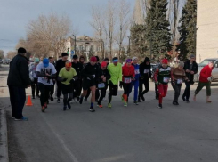 Победителями легкоатлетического пробега в честь 80-летия освобождения Морозовска стали Николай Игнатенко и Светлана Турова