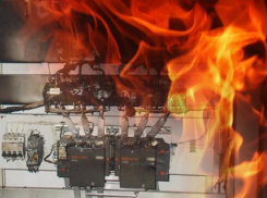 На улице Карла Маркса в Морозовске 12 июня загорелся электрощиток