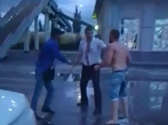 Против 28-летнего и 42-летнего мужчин, напавших на участкового в Морозовске, возбудили уголовное дело