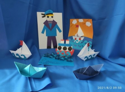 Работы в техниках оригами и аппликации приготовили дети в Вишневке к Дню флота