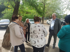 Чем был занят Виктор Халын в первый месяц своего депутатства и сделал ли он что-нибудь полезное для Морозовска и Морозовского района?