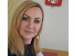 Творит любовь и истории: сотрудник ЗАГСа Морозовского района Инна Радюкевич