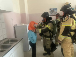 «Ребёнок остался в здании»: в морозовской гимназии прошла «спасательная операция»