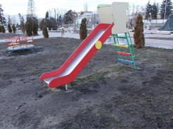 Статус морозовчанина в соцсети: «Морозовск, городской парк, наши дети должны играть в грязи и не капельки песка»