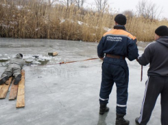 Морозовчане, не выходите на лед: в Тацинском районе утонул очередной любитель зимней рыбалки