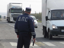 Вопрос-ответ: Куда обратиться, чтобы грузовики больше не объезжали пост через станицу Вольно-Донскую?