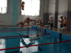 Спортсмены команды СКА оказались лучшими на соревнованиях по плаванию в Морозовске