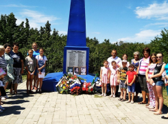 Память сотен погибших солдат и мирных жителей почтили в Гагаринском сельском поселении