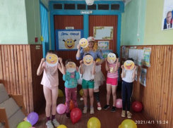 Сияющие улыбки и заводной детский смех звучали 1 апреля в Вишневском сельском клубе