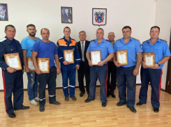 Глава администрации Морозовского района поблагодарил добровольцев за помощь в тушении пожаров в Каменском и Верхнедонском районах