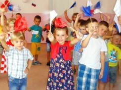 Письмо в редакцию: Историю возникновения Российского флага узнали воспитанники детского сада №3