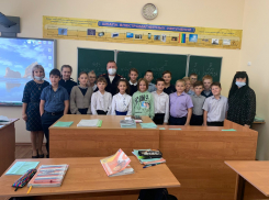 Начальник Морозовского отделения госавтоинспекции на встрече со школьниками рассказал о дорожном движении и самых опасных шалостях на дороге