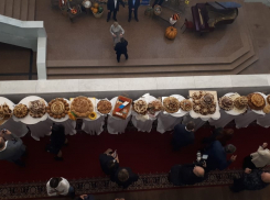 Патриотический каравай из Морозовского района получил кубок за оригинальность