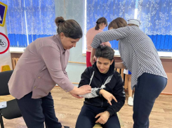 ЮИДовцы Владимировской школы устроили праздничное ток-шоу для автоледи