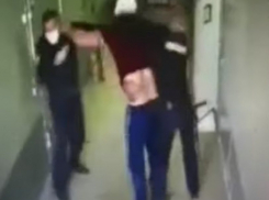 Морозовчанин, избивший полицейских в изоляторе временного содержания, предстанет перед судом