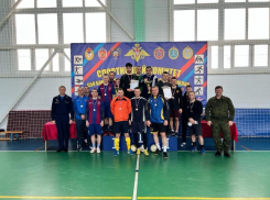 Чемпионом областных соревнований по мини-футболу в Морозовске стала команда Ветераны