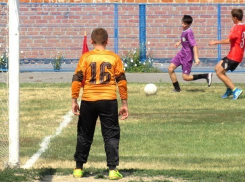 Юные футболисты Морозовска открыли новый сезон