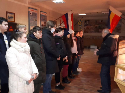 Студенты Морозовского агропромышленного техникума побывали на экскурсии в воинской части