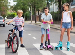 Самокаты под прицелом: в Морозовском районе начались проверки на дорогах и в парках