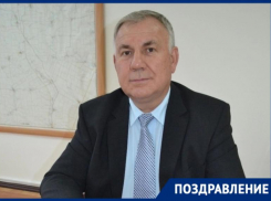 Глава администрации Морозовского района поздравил со Светлым Христовым Воскресением 