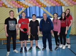 Четвертое место среди 35 команд области заняли теннисисты Морозовска на соревнованиях в Сальске