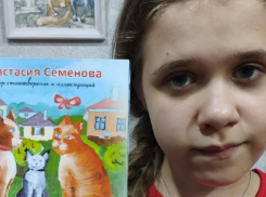 Морозовчанка Анастасия Семенова написала свою первую книжку и рассказала о своей заветной мечте