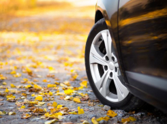 Об опасностях на осенней дороге рассказал начальник ОГИБДД МО МВД РФ «Морозовский» Дмитрий Назаров