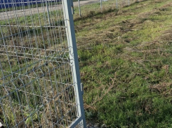 Территории вокруг скважин в Морозовском районе привели в порядок, а сами колодцы утеплили к зиме