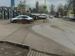 Вопрос об увеличении длины искусственной дорожной неровности на улице Подтелкова рассмотрят в 2023 году 