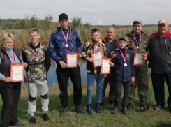 Победителем соревнований по спортивной рыбалке в Морозовске стала команда ДЮСШ
