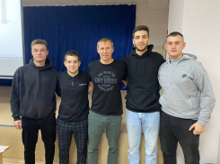 Четыре морозовчанина поступили в школу футбольного арбитра по совету своего тренера