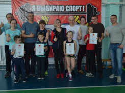 Быстро бегали, высоко прыгали и ловили мячи на спортивном празднике в Морозовске