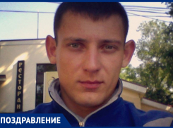 Илью Кучерова с Днем рождения поздравили мама и сестра