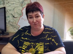 Как платят за воду «забывчивые» абоненты Морозовского района, пояснила на видео исполняющая обязанности директора управления водно-коммунального хозяйства